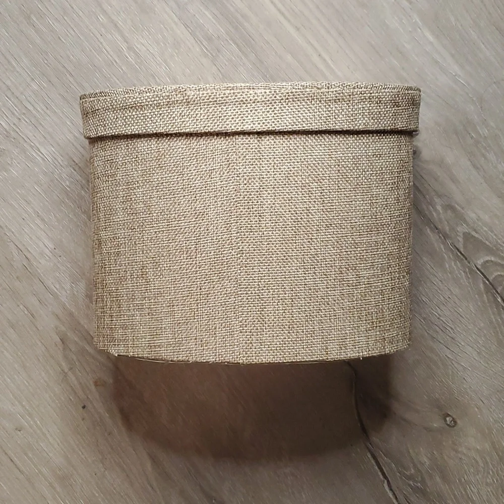 Gift Box - Picture 1 of 2